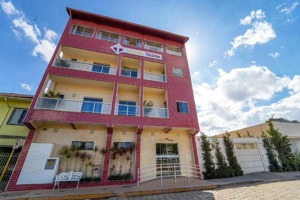 Hotel Tadini